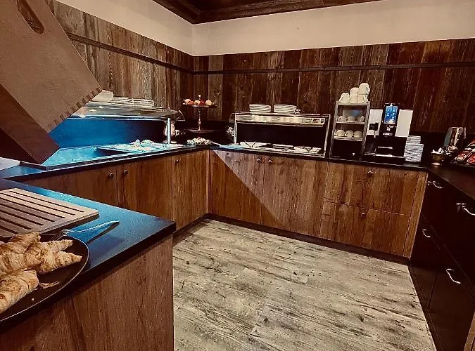 Ξενοδοχείο Hotel Central Ισγκλ